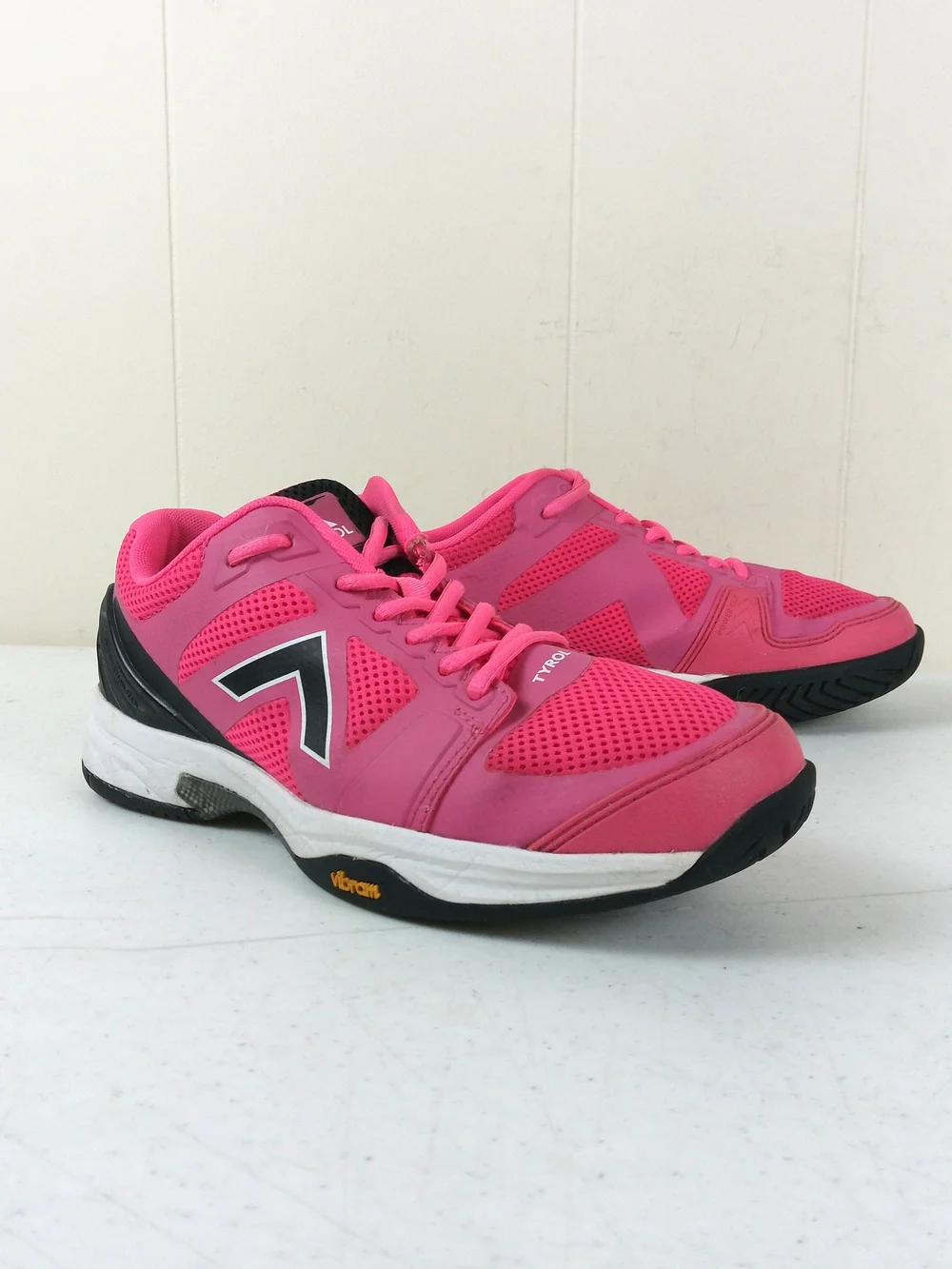 Tyrol Womens Striker Pro V Pickleball Shoes Size 9.5 Pink Vibram Court Sneakers